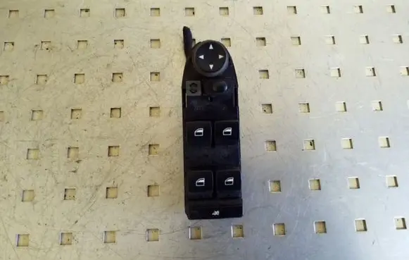 BMW 5 E60 E61 Electric window control switch 912211001