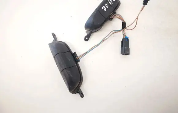 Opel Zafira A Steering wheel buttons/switches 90561159