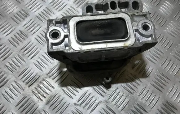 Volkswagen Golf Plus Engine mount bracket 1k0199262as