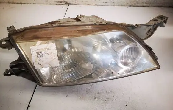 Mazda Premacy Headlight/headlamp p1989