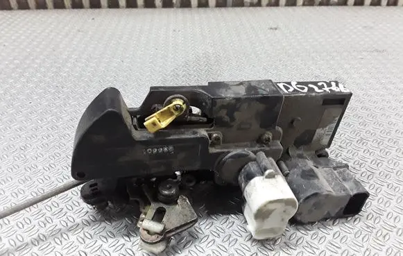 Opel Frontera B Rear door lock 16637560