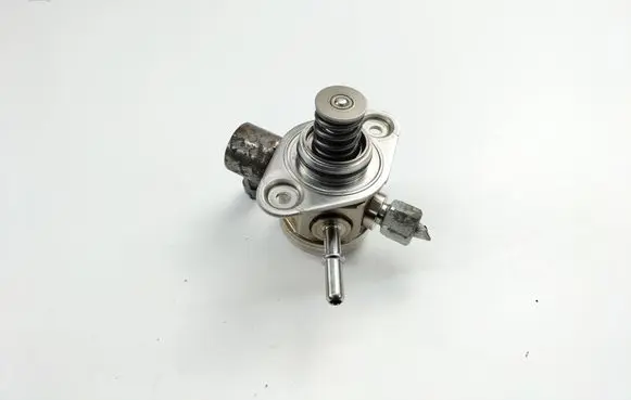 Ford B-MAX Fuel injection high pressure pump CM5G9D376GA
