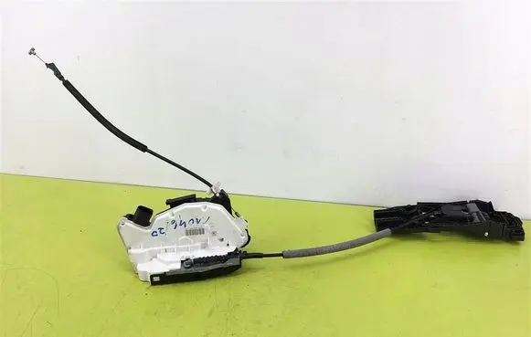 Skoda Fabia Mk2 (5J) Rear door lock 5N0839016O