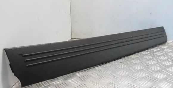 Chrysler Grand Voyager V Rear sill trim cover P0ZR34XDVAD 34339290