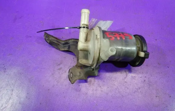 Toyota Avensis T250 Power steering fluid tank/reservoir