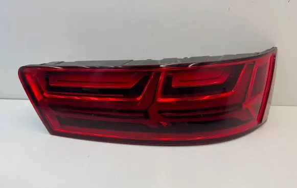 Audi Q7 4M Tailgate rear/tail lights 4M0945094M