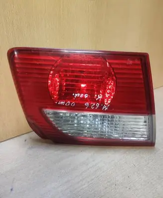 Mazda 626 Tailgate rear/tail lights 22661919