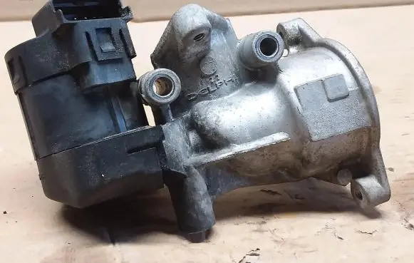 Citroen C4 I Picasso EGR valve 9656612380