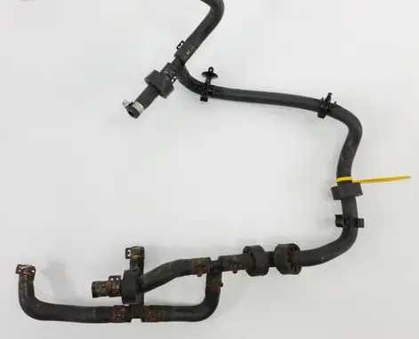Volkswagen PASSAT B5.5 Engine coolant pipe/hose 3B0122447