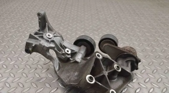 Hyundai Santa Fe A/C compressor mount bracket 