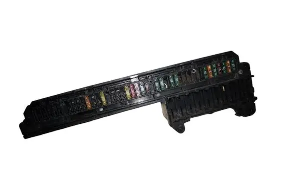 BMW 5 E60 E61 Fuse module 25613290