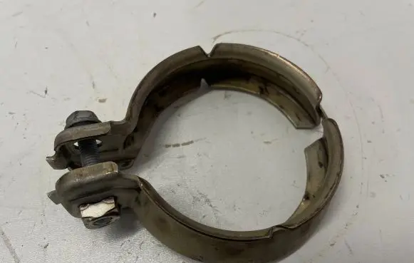 Mercedes-Benz E W213 Muffler pipe connector clamp A0009958902