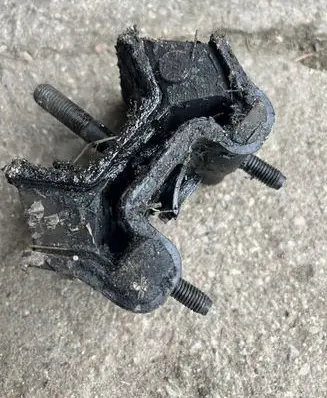 Mercedes-Benz ML W163 Engine mount bracket