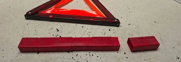 Audi A3 S3 8P Emergency warning sign 8K0860251