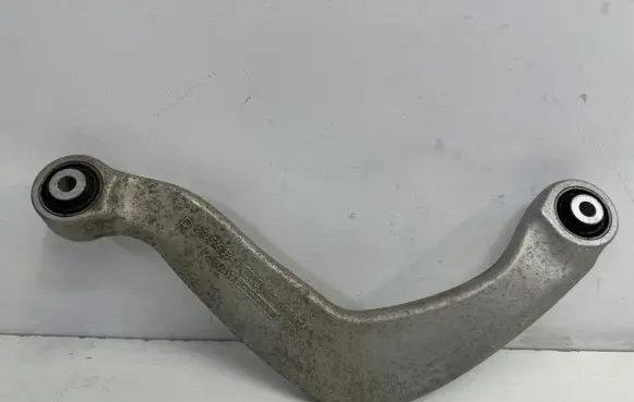 Porsche Macan (95B) Rear upper control arm/wishbone 8K0505324