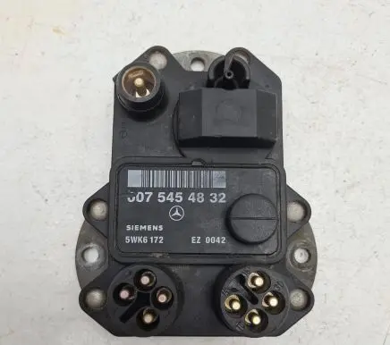 Mercedes-Benz 190 W201 Ignition amplifier control unit 0075454832 EZ0042 5WK6172
