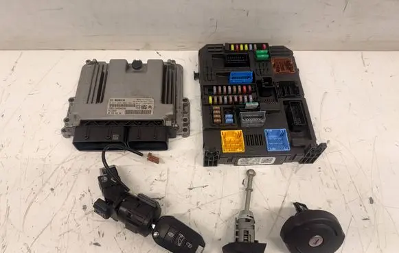 Citroen Berlingo Engine ECU kit and lock set BER4ZESTSTART1 9832694380
