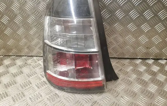 Toyota Prius (NHW20) Rear/tail lights 4714L