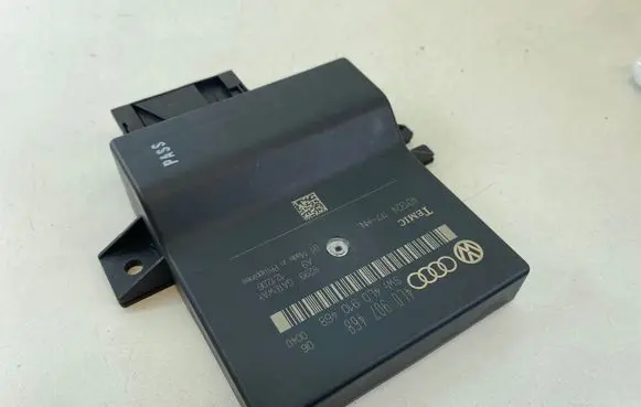 Audi Q7 4L Gateway control module 4L0907468 4L0910468