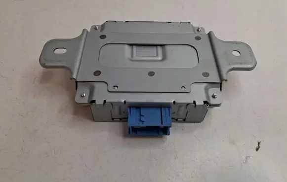 Peugeot Partner III Combustion control unit/module 9818608380