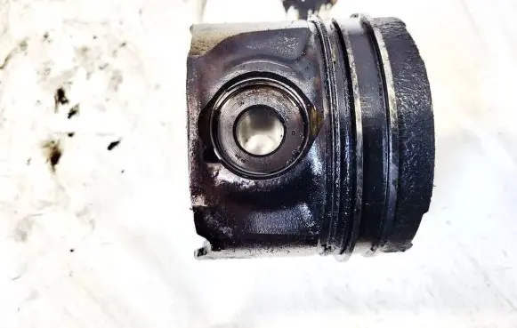 Toyota Auris 150 Piston 