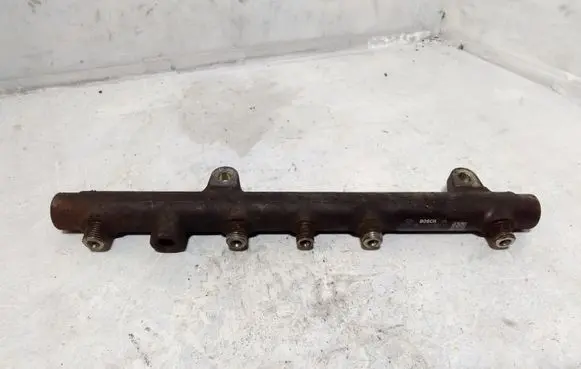 Opel Vivaro Fuel main line pipe 8200347176 0445214024