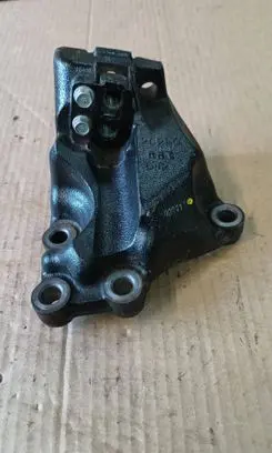 Hyundai Bayon Gearbox mounting bracket