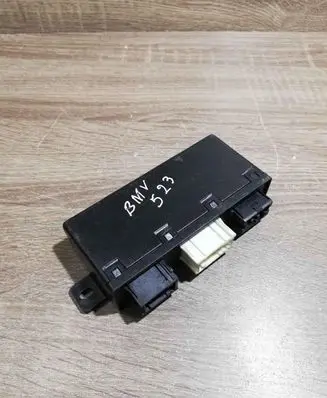 BMW 5 E39 Sliding door control unit/module 8377601 689667
