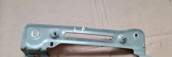 Fender mounting bracket