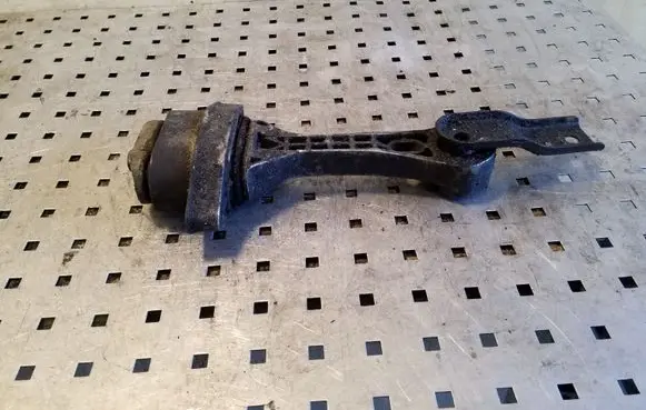 Volkswagen Golf IV Engine mount bracket 1J0199851