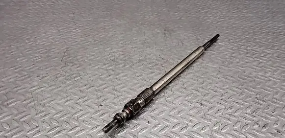 Opel Insignia A Glow plug 55564162