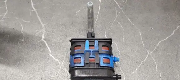 Mercedes-Benz E W210 Central locking vacuum pump 9061821292