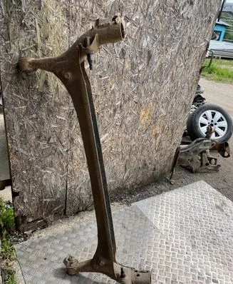 Toyota Corolla Verso E121 Rear beam 