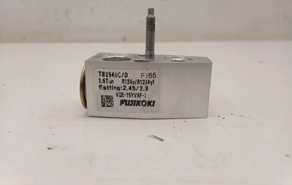 Mercedes-Benz C W206 Air conditioning (A/C) expansion valve 