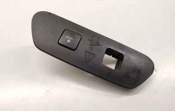 Opel Grandland X Tailgate/boot open switch button YP00069677 MP7588