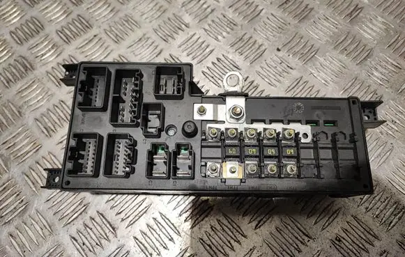 Volvo S60 Fuse box set 8678449