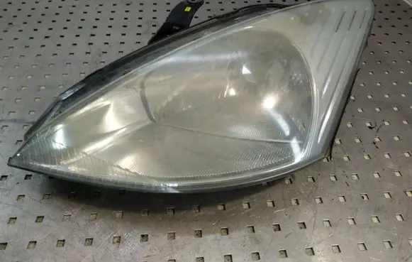 Ford Focus Headlight/headlamp 94209422