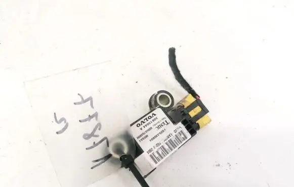 Volvo S40, V40 Airbag deployment crash/impact sensor F020330904 30613044