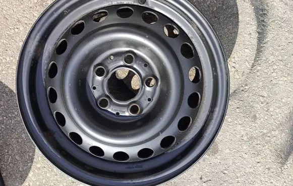 Mercedes-Benz E W124 R15 spare wheel 