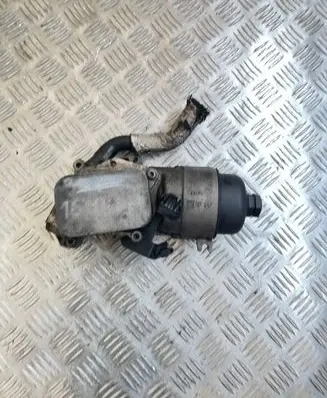 Peugeot 207 Oil filter mounting bracket