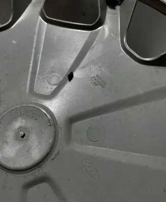 Ford Transit Custom R16 wheel hub/cap/trim 1005104