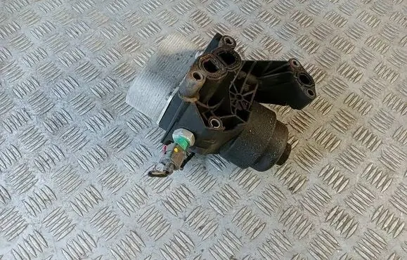 Seat Leon (5F) Oil filter mounting bracket 03N117021