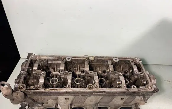 Volkswagen PASSAT B7 Engine head 03L103373A CAYB