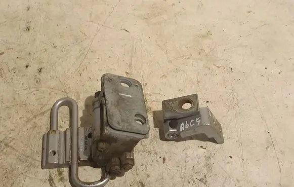 Rear door hinge set