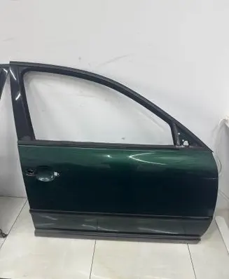 Volkswagen PASSAT B5 Front door
