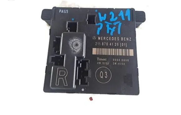 Mercedes-Benz E W211 Door control unit/module 2118704126