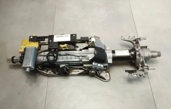 BMW X6 E71 Steering wheel axle 6786603