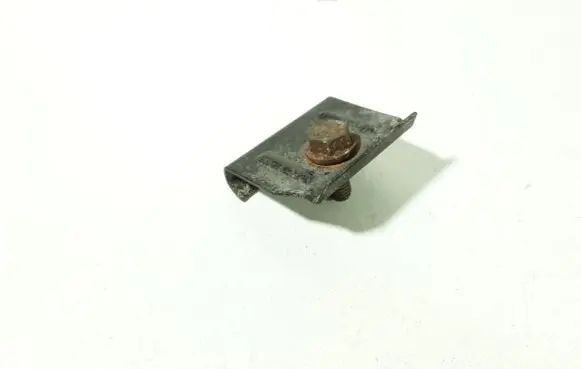 Battery bracket