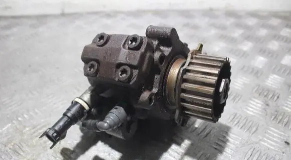 Citroen C4 II Fuel injection high pressure pump 9672606380