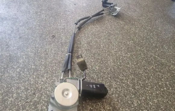 KIA Carnival Vent window/glass motor 0K55362310